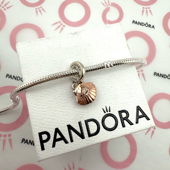 Pandora Pandora Club 2023 Sea Shell & Treated Freshwater Cultured Pearl Dangle - Picture 1 of 4